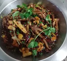 Spicy Chicken Wing and Pork Trotter Stir-fry