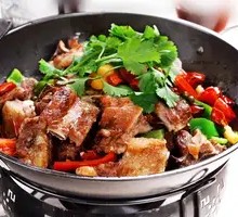 Spicy Dry Pot Spare Ribs with Chicken Feet