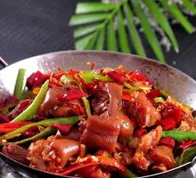 Spicy Dry Pot Pig Trotters with Rice