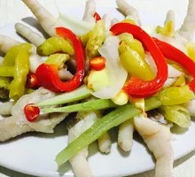 Sichuan-style Pickled Chicken Feet