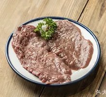 Sliced Pork Kidney with Big Knife