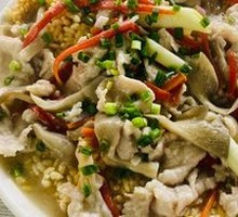 Fried Rice Noodles with Pork