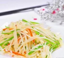 Sliced Potatoes with Green Pepper