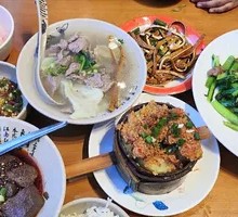 Steamed Pork Intestines with Rice Flour