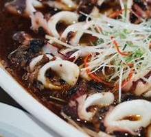 Steamed Hand-hooked Penfish with Scallion Oil