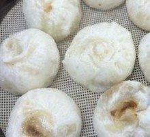 Pine Needle Steamed Buns