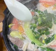 Three Delicacies Hot Pot Rice Noodles