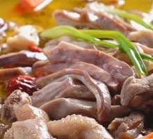 Mixed Grain and Wild Garlic Stewed Pork Intestines