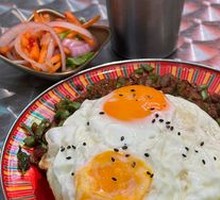 Basil Stir-Fried Rice with Ground Meat