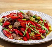 Stir-fried Yellow Beef with Cilantro