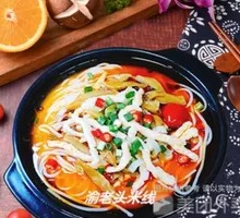 Old Jar Sichuan Pickled Cabbage and Pork Noodles