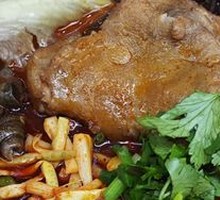 Braised Pork Trotter with Snail Noodles