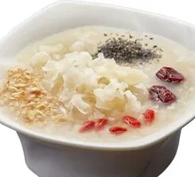 Tremella and Glutinous Rice Porridge