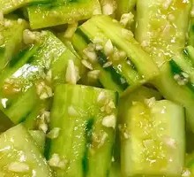 Knife-Pounded Cucumber