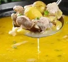 Chestnut Pork Belly and Intestine Soup Pot