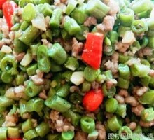 Sour Cowpea Stir-fried with Minced Pork