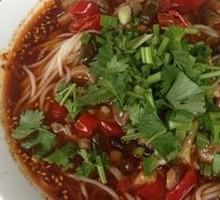 Sichuan-style Pepper Chicken Offal Noodles