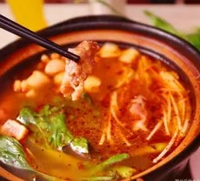 Crispy Pork Hot Pot Rice Noodles