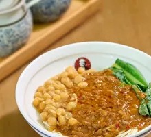 Pea and Meat Sauce Noodles