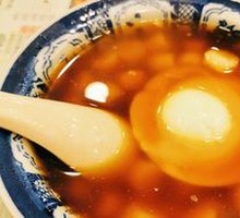 Glutinous Rice Balls with Egg and Fermented Rice Wine