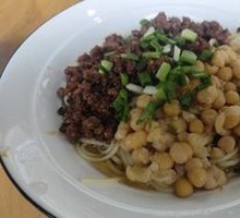 Special Pea and Meat Sauce Noodles
