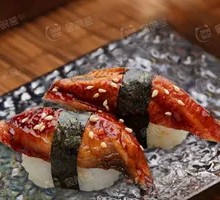 Grilled Eel with Amber Sauce Sushi