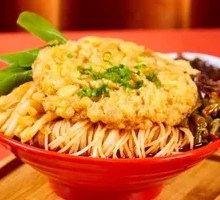 Fried Egg Snail Noodles