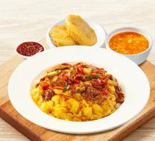 Stir-fried Yellow Beef with Egg Fried Rice