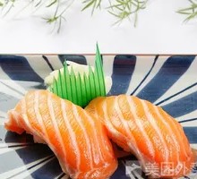 Salmon Sushi