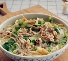 Sour Cabbage and Pork Noodles