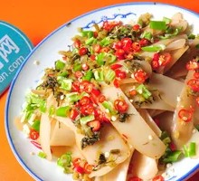 Stir-Fried Noodles with Shredded Pork