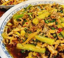 Stir-fried Frog with Loofah