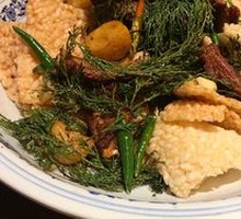 Pine Shoots Stir-Fried with Pork Ribs