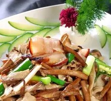 Wild Mushroom Stir-Fried with Preserved Pork