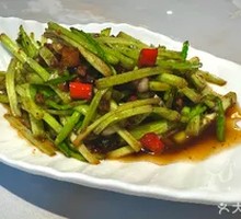 Stir-fried Minced Meat with Water Celery