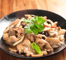 Bamboo Mushroom and Pork Stir-Fried Rice