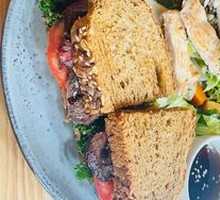 Grilled Australian Beef Sandwich