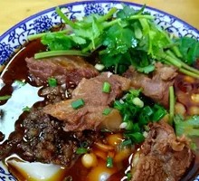 Beef and Pea杂 Stew