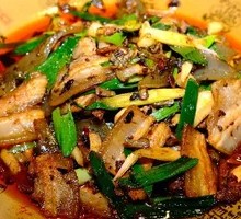 Farmhouse Sweet Potato Skin Stir-fried Pork