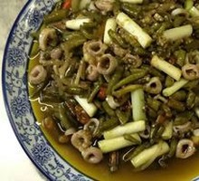 Spicy Pickled Pork Intestines