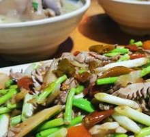 Sichuan-style Tripe with Pickled Chili