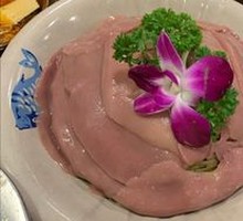 Freshly Sliced Pork Kidney