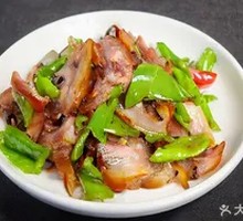 Green Pepper Pork Face Meat
