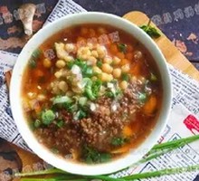 Pea and Pork Sauce Knife-Sliced Noodles