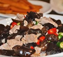 Sautéed Pork with Wood Ear Mushrooms