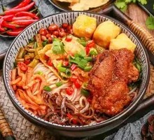 Fried Egg Snail Noodles