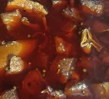 Spicy Beef with Skin in Red Sauce