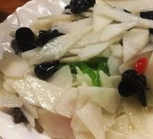 Stir-fried Yam with Wood Ear Mushrooms