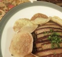 Roll Pancake Braised Pork
