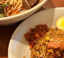 Sauce-Flavored Chicken Leg Rice